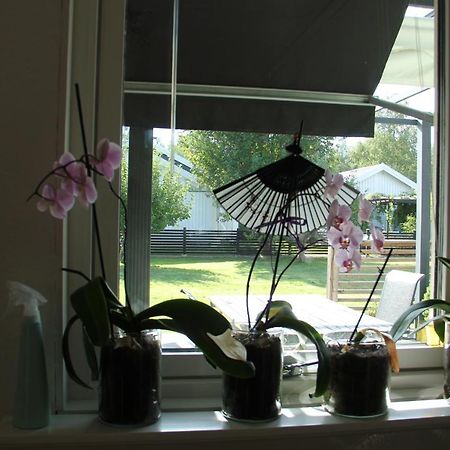 Private Room For Rent In A Villa With Garden View Эльмхульт Экстерьер фото